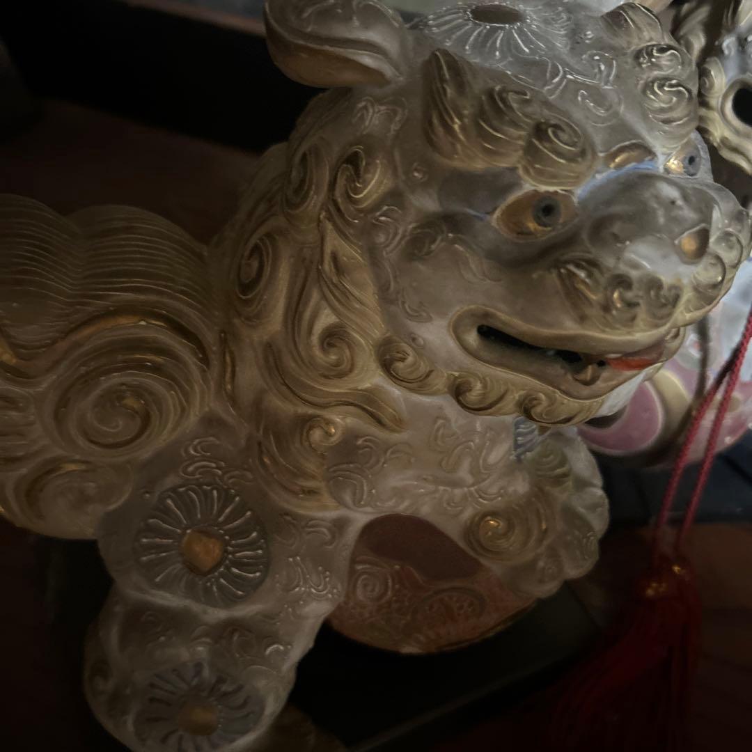 陶器製 獅子像 置物 赤いタッセル付き