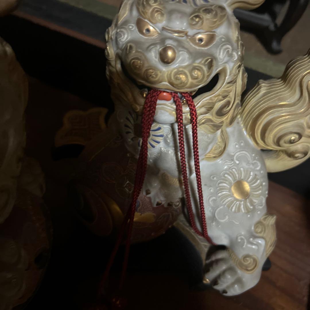 陶器製 獅子像 置物 赤いタッセル付き
