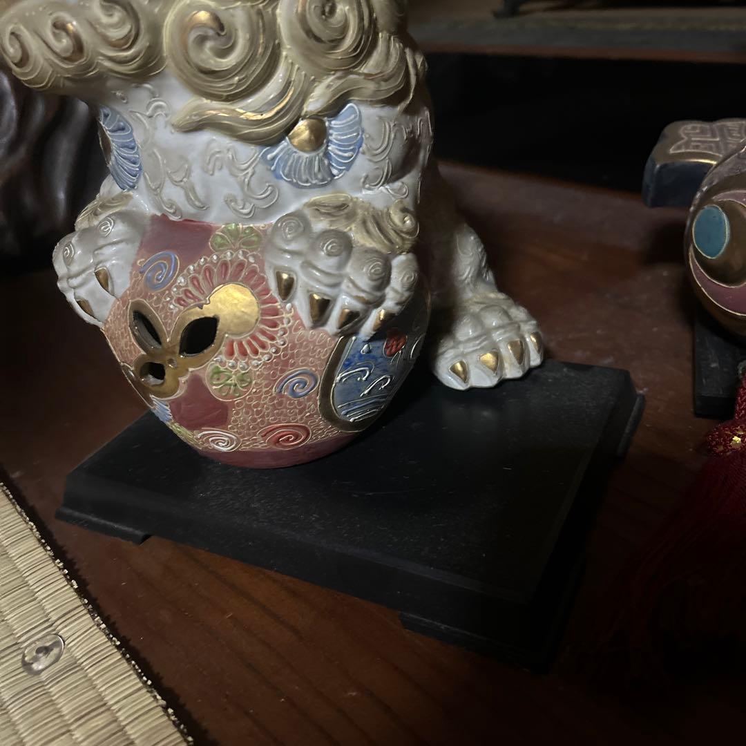 陶器製 獅子像 置物 赤いタッセル付き