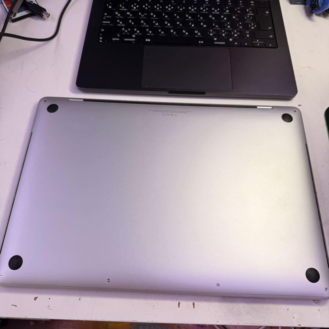 MacBookPro i9搭載 32GB/2TB 美品