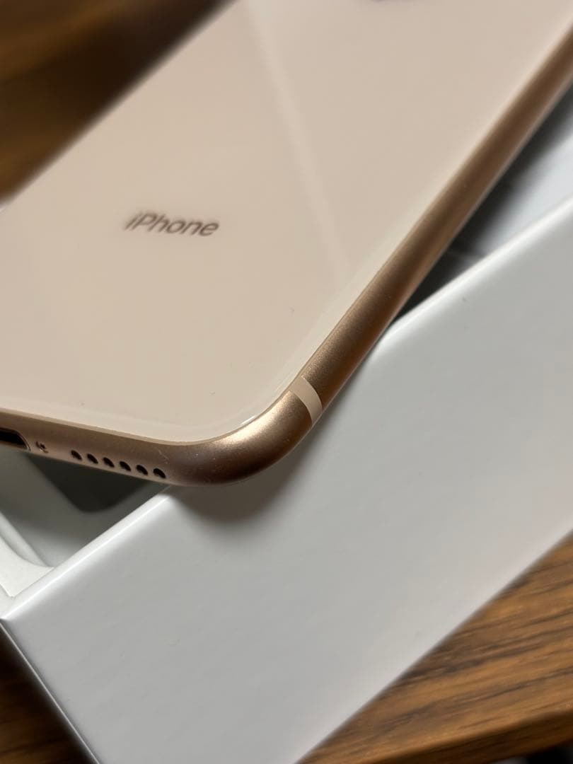 iPhone 8ローズゴールド 本体、箱、イヤホン(未使用)付き