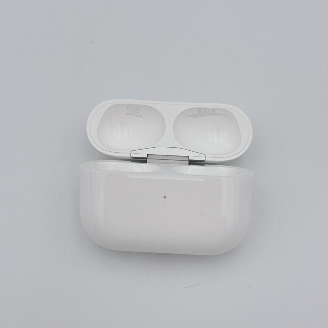 【美品】Apple AirPods Pro 第2世代 MagSafe充電ケース