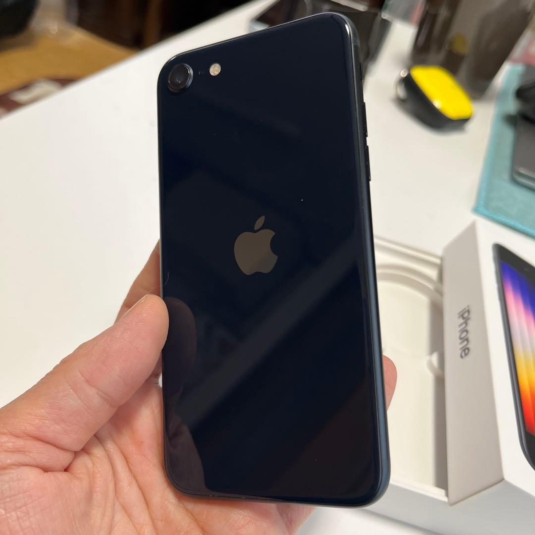 スマートフォン本体 iPhoneSE3 128g