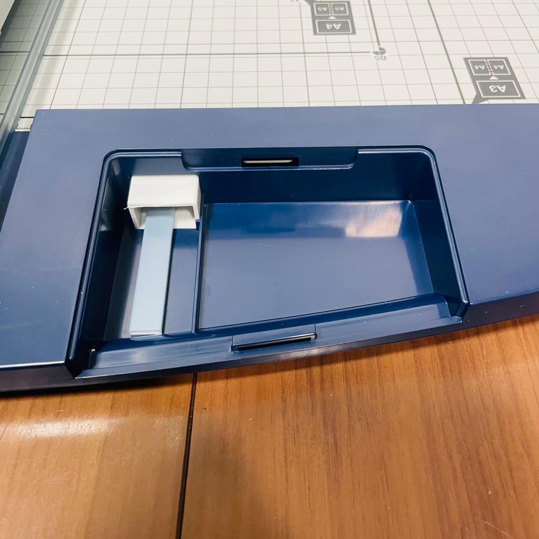 美品　箱付き　KOKUYO DN-TR403 ロータリー式ペーパーカッター