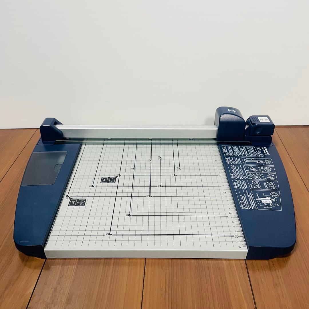 美品　箱付き　KOKUYO DN-TR403 ロータリー式ペーパーカッター