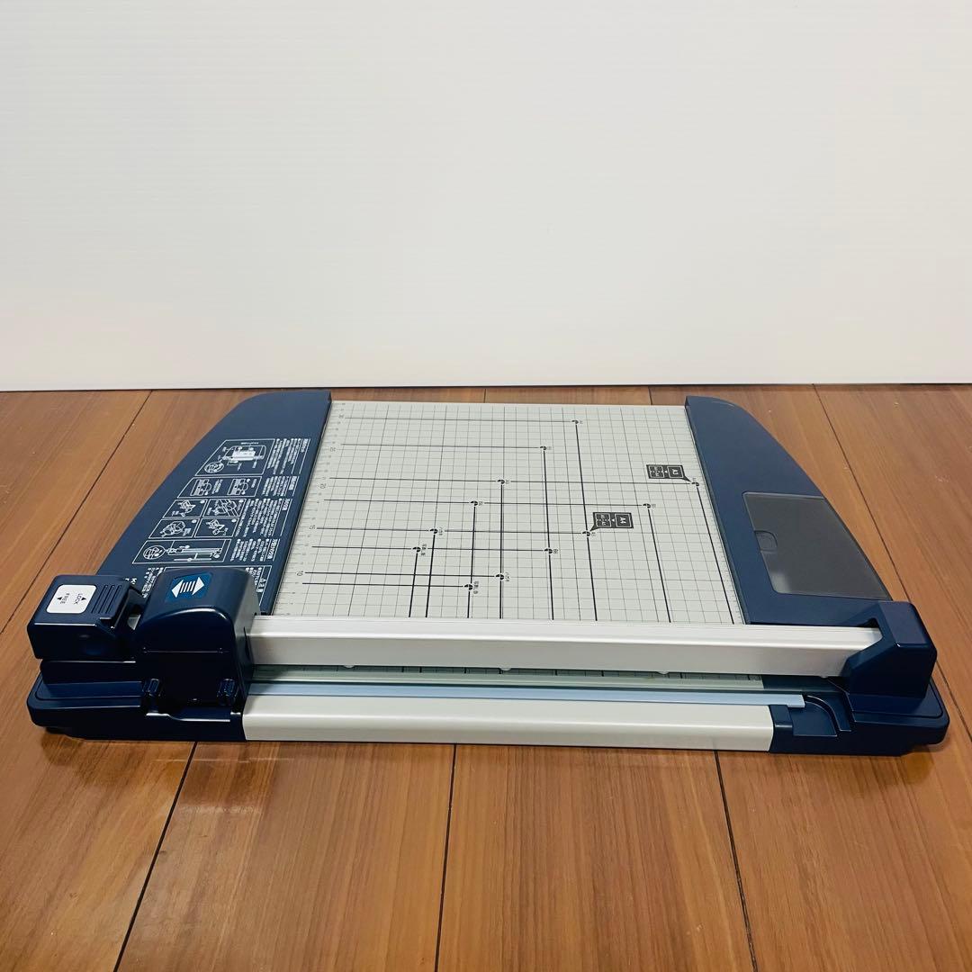 美品　箱付き　KOKUYO DN-TR403 ロータリー式ペーパーカッター