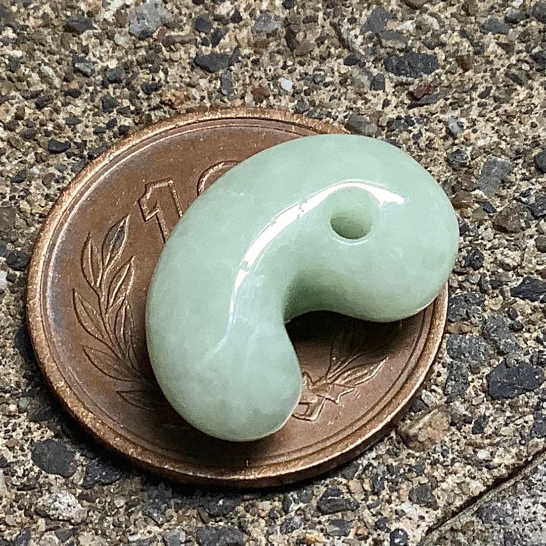 ⭕️神宿る輝石の勾玉　糸魚川翡翠*ジェダイト　高品質*極上色彩　鑑定ソーティング付