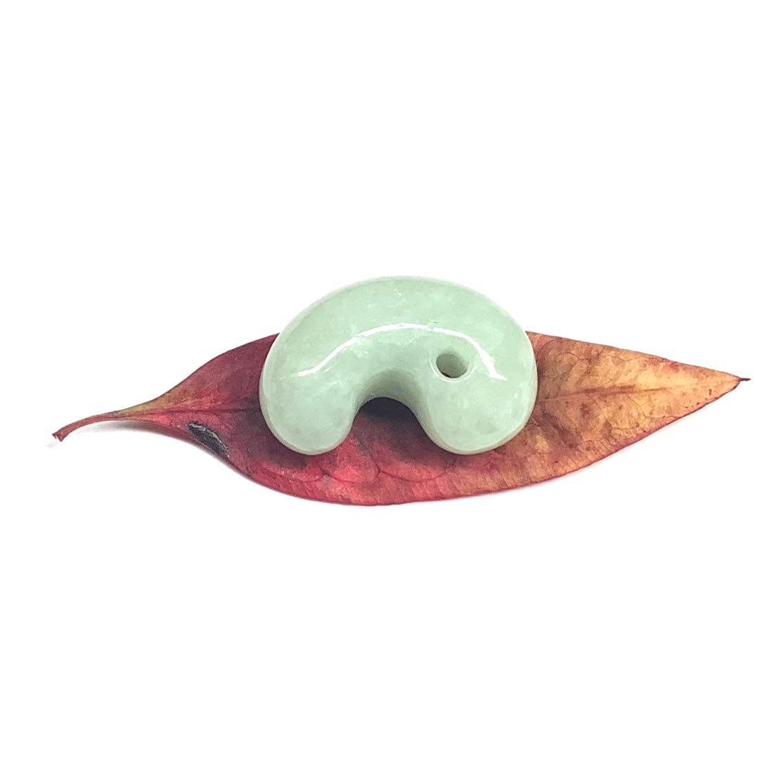 ⭕️神宿る輝石の勾玉　糸魚川翡翠*ジェダイト　高品質*極上色彩　鑑定ソーティング付
