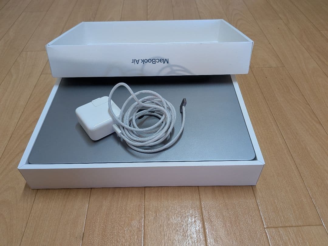 MacBook本体 Apple MacBook Air (M2, 8GB)