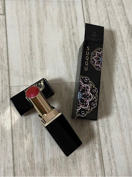 SUQQU スック モイスチャー リッチ リップスティック 110 緋色石　口紅
