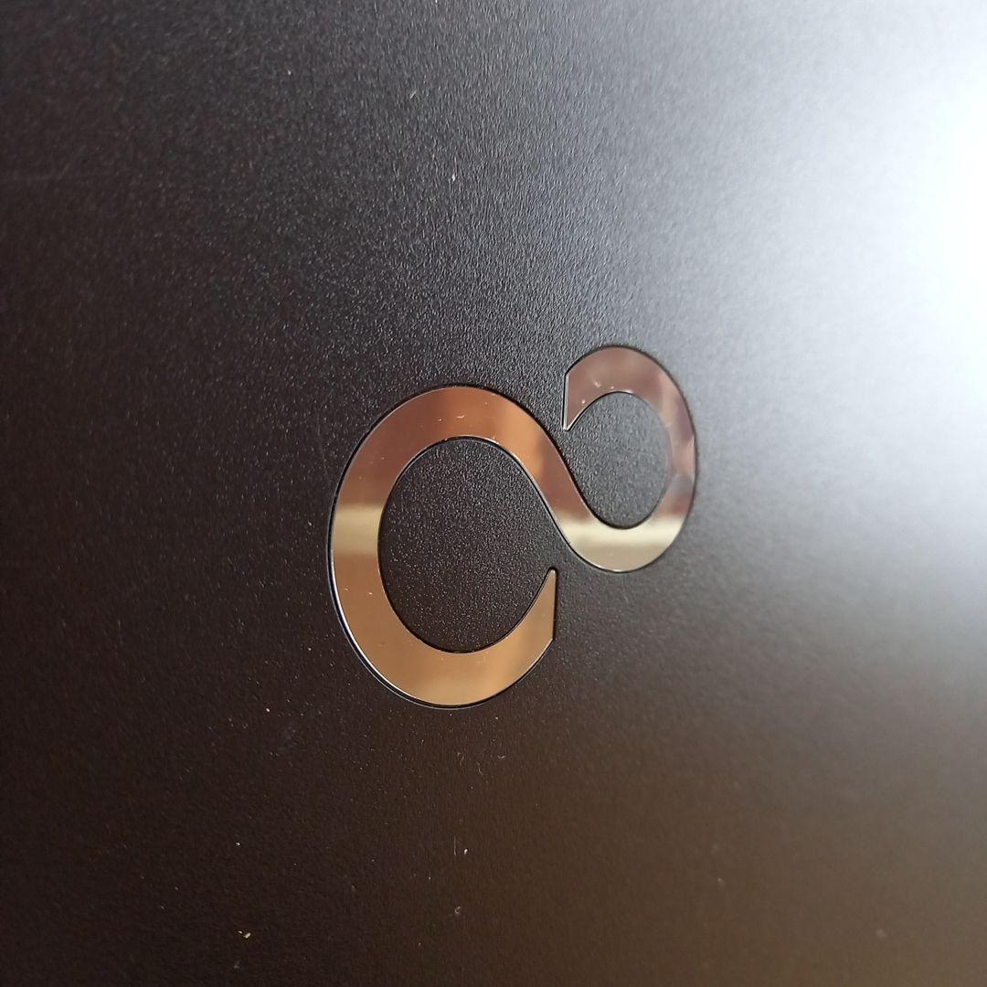 富士通　CDやDVDも見れる ノートパソコン　Windows11