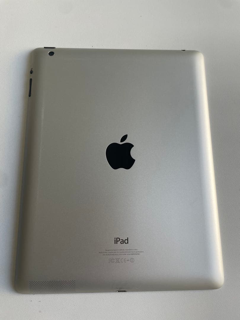iPad 第4世代 16GB シルバー Wi-Fiモデル