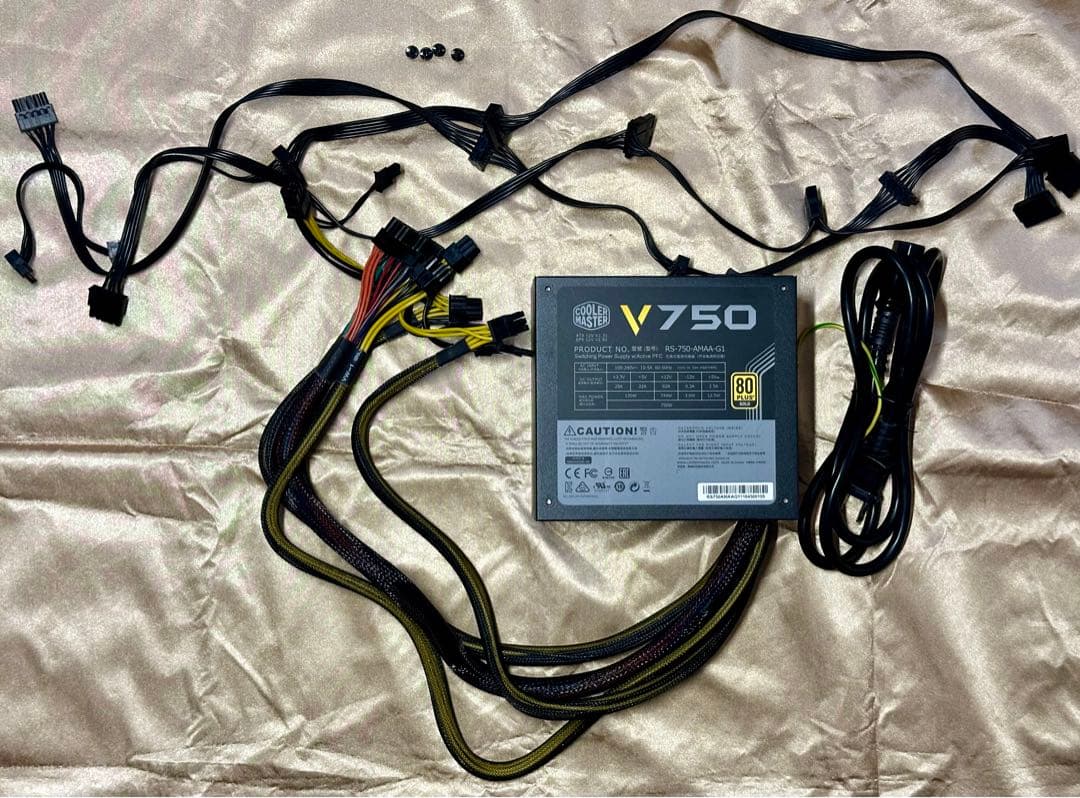 Cooler Master V750 セミモジュラー 750W