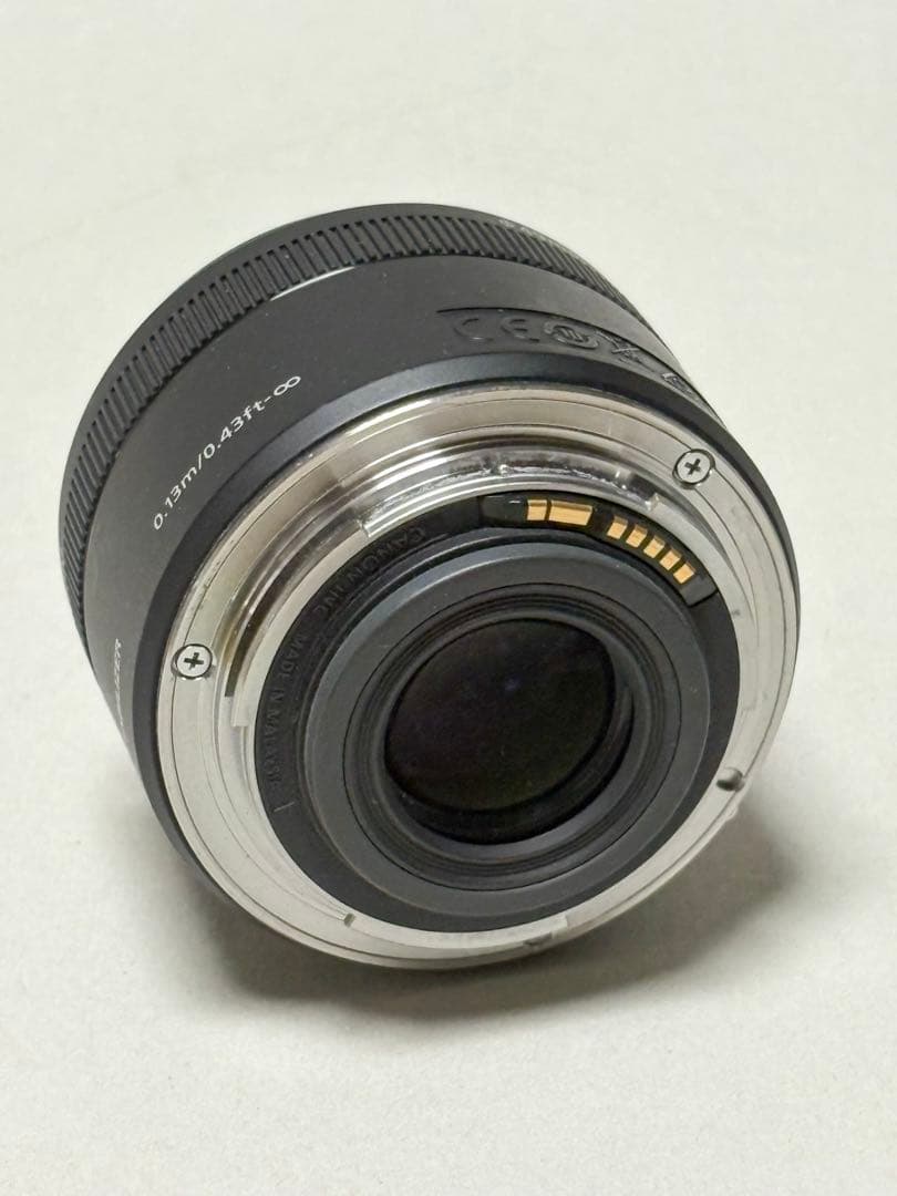 Canon EF-S 35mm f/2.8 マクロレンズ IS STM