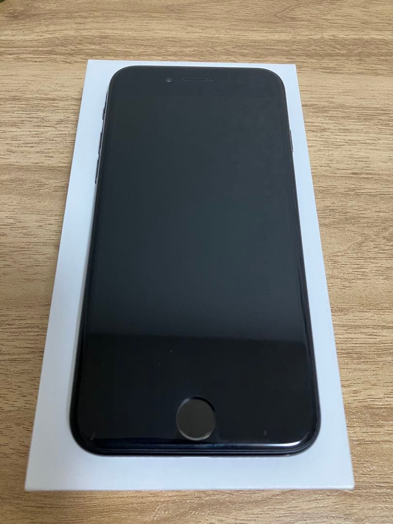 Apple iPhoneSE 第二世代　ブラック　64GB