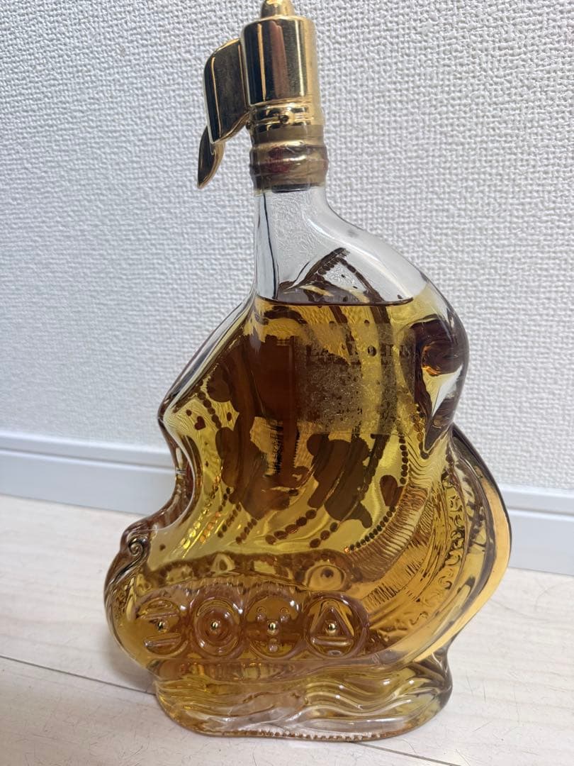 Cognac Larsen 未開封　マイメロ&リラックマ船型オーダーボトル