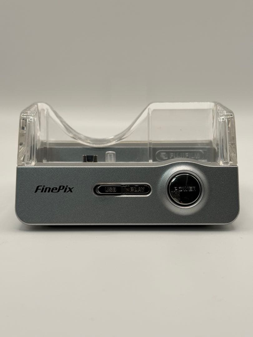 美品 FUJIFILM FinePix F440 シルバー