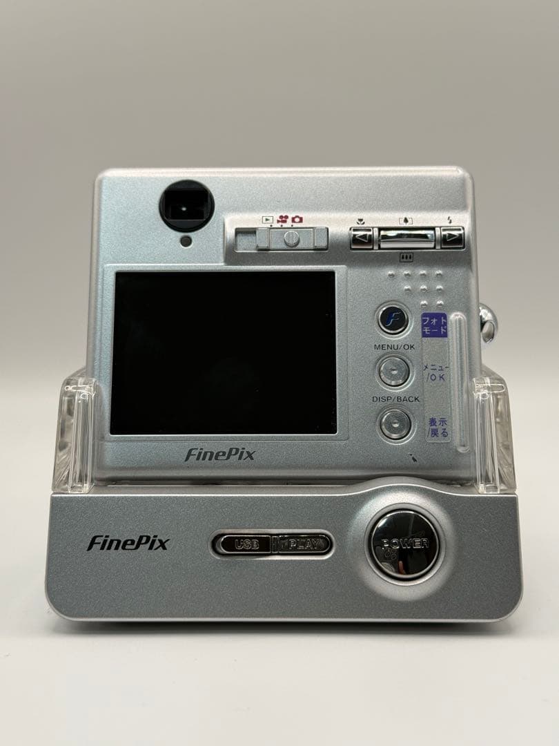美品 FUJIFILM FinePix F440 シルバー