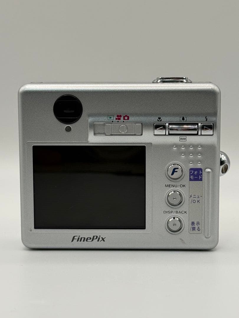 美品 FUJIFILM FinePix F440 シルバー
