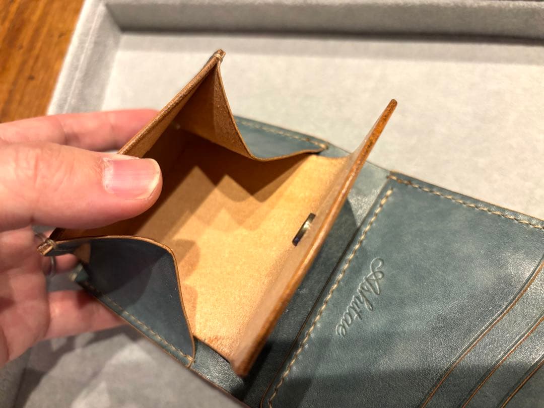 三つ折りウォレット　オリーブグリーン　財布