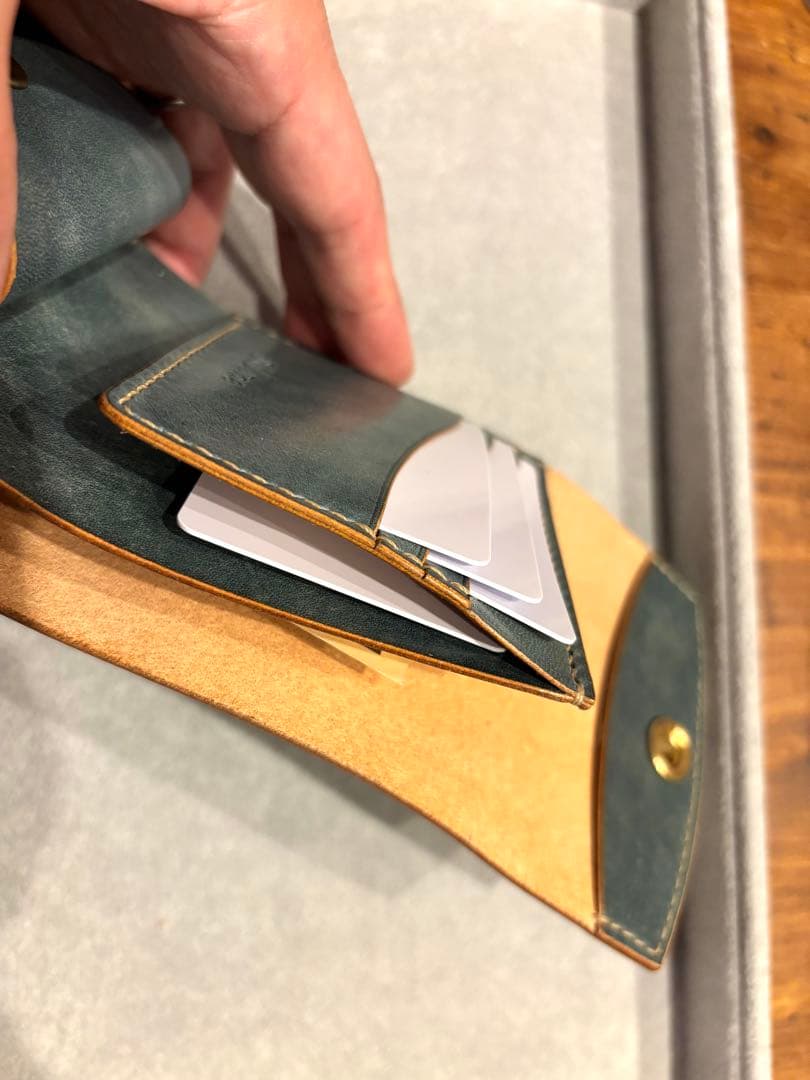 三つ折りウォレット　オリーブグリーン　財布