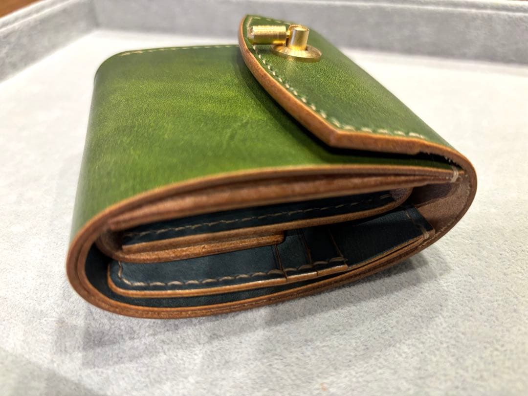 三つ折りウォレット　オリーブグリーン　財布