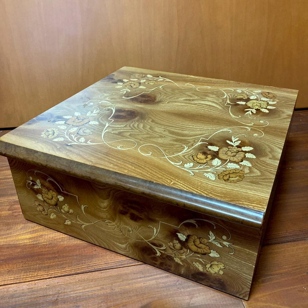 ★値段交渉OK★レトロな引き出し　花模様