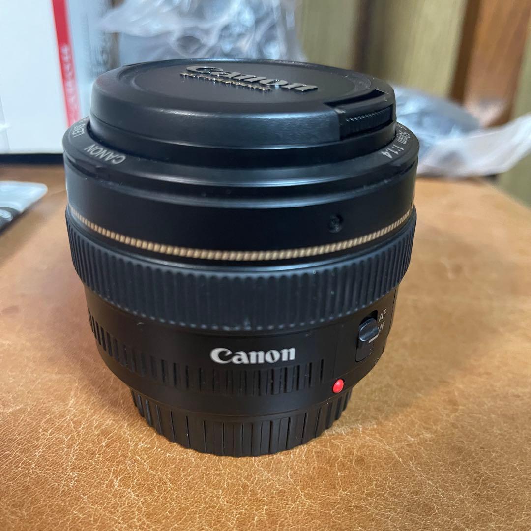 未使用 ショーケース展示品 Canon 単焦点レンズ EF50mm F1.4