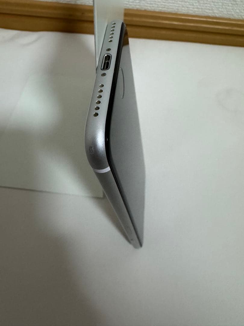 Apple iPhone SE本体