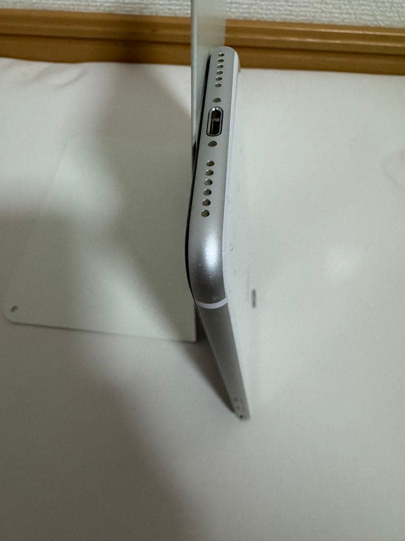 Apple iPhone SE本体