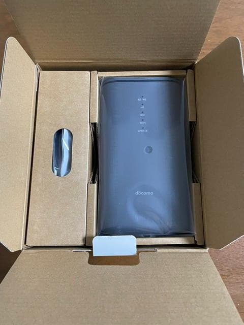 【新品未使用】docomo 5G(HR02) ダークグレー　ルーター
