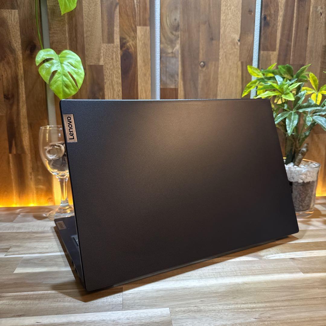 準美品 2023年発売‼️Lenovo V15☘メモリ16GB☘ノートパソコン