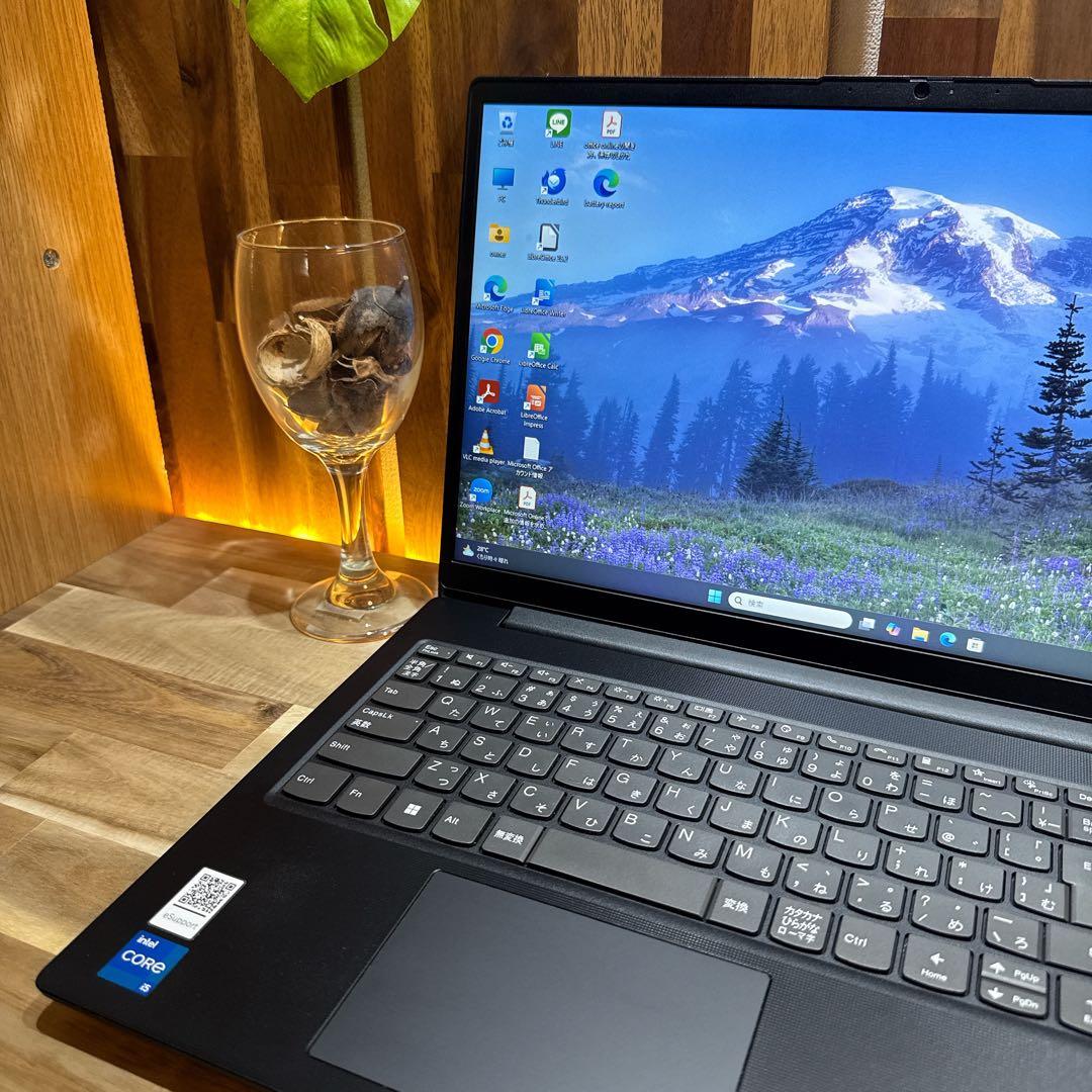 準美品 2023年発売‼️Lenovo V15☘メモリ16GB☘ノートパソコン