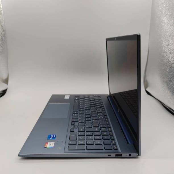タッチパネル バッテリ新品 フルHD HP i7-11 SSD1TB オフィス