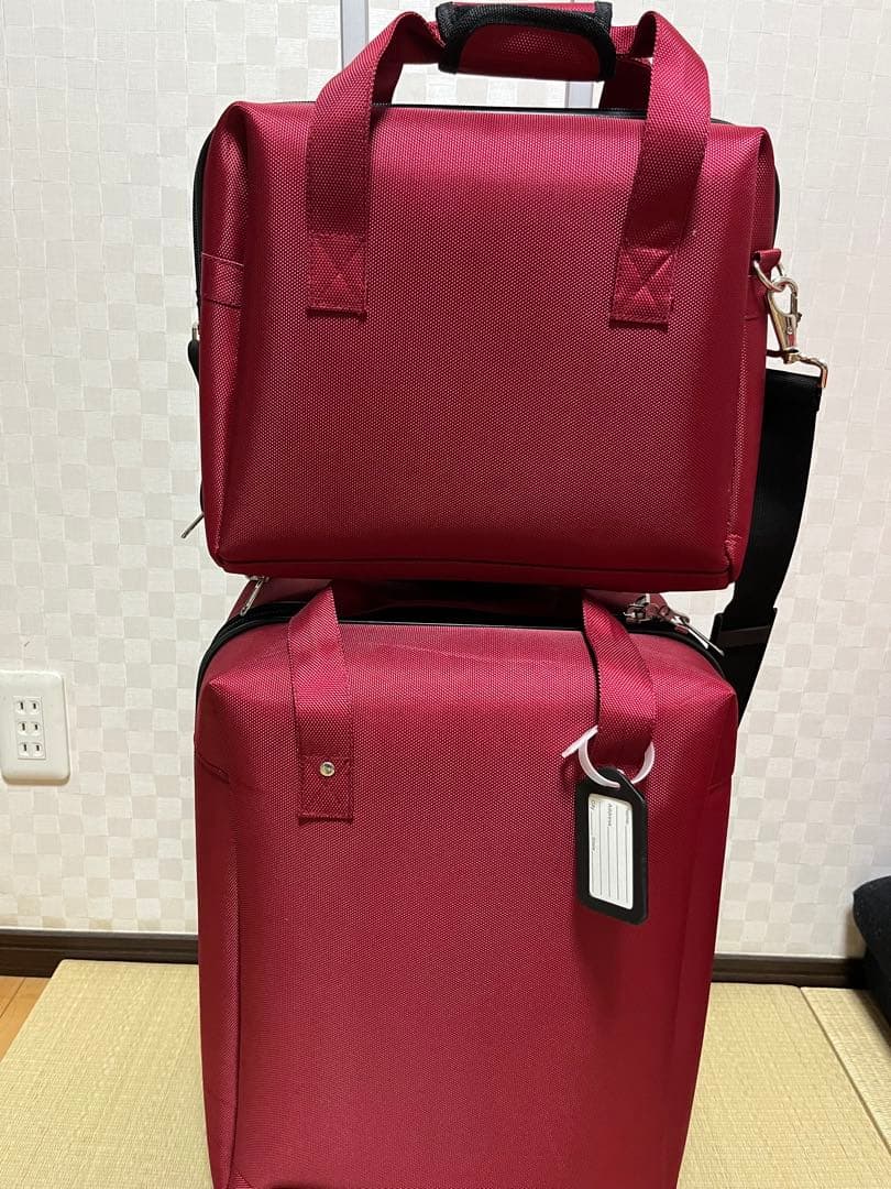 新品ソフトキャリー5点セット　スーツケース　ボストン　ポーチ　パスケース　洗面品
