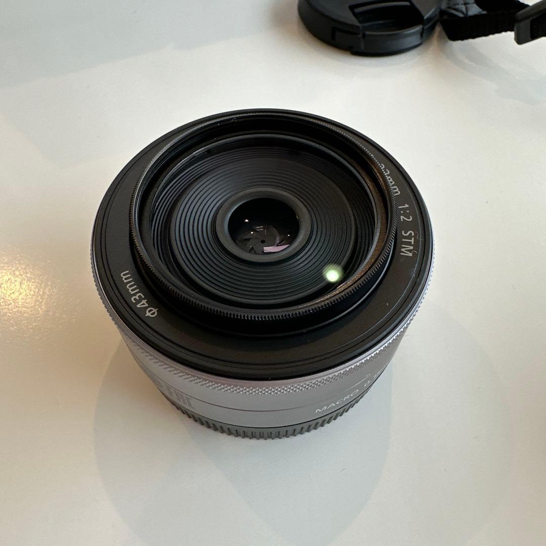 Canon EOS M10 ホワイト 2レンズ付き