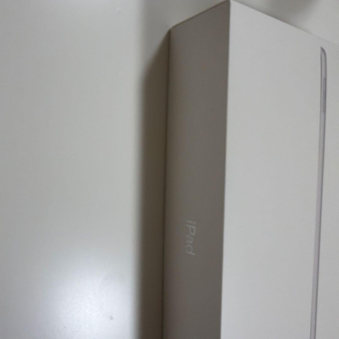 iPad 第9世代 Wi-Fi 64GB キーボードと箱付き