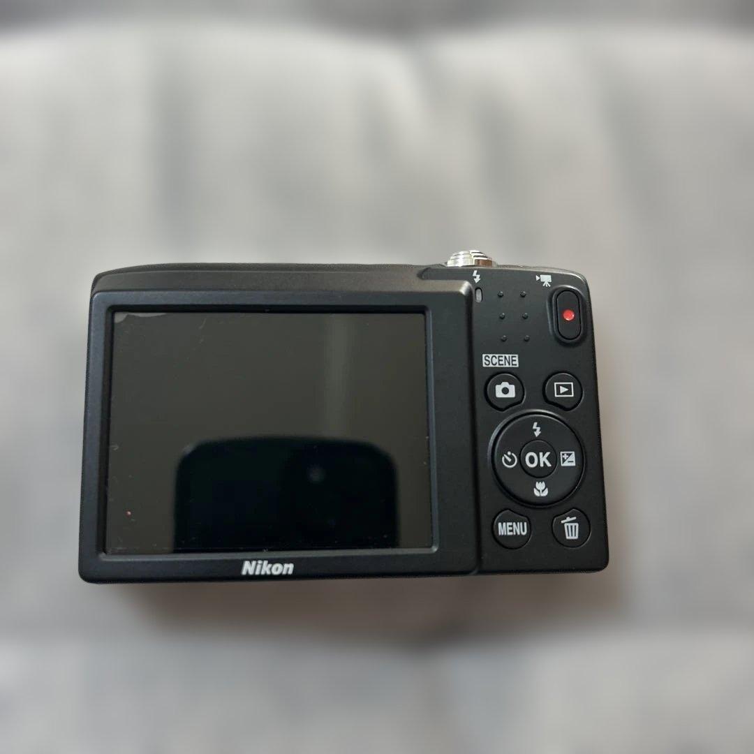 Nikon COOLPIX A100 シルバー コンパクトデジタルカメラ