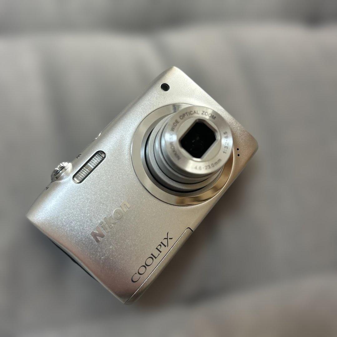 Nikon COOLPIX A100 シルバー コンパクトデジタルカメラ