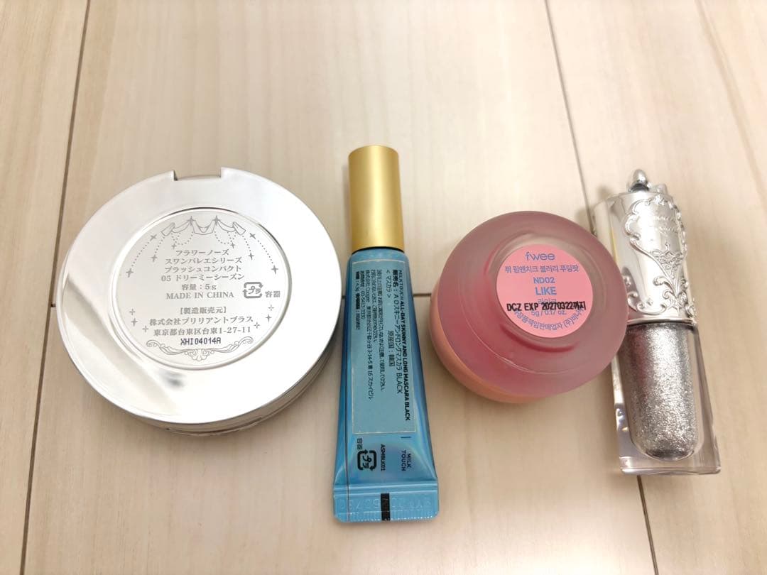 フラワーノーズ 胡蝶雲肩 MILK TOUCH Fwee アイシャドウ