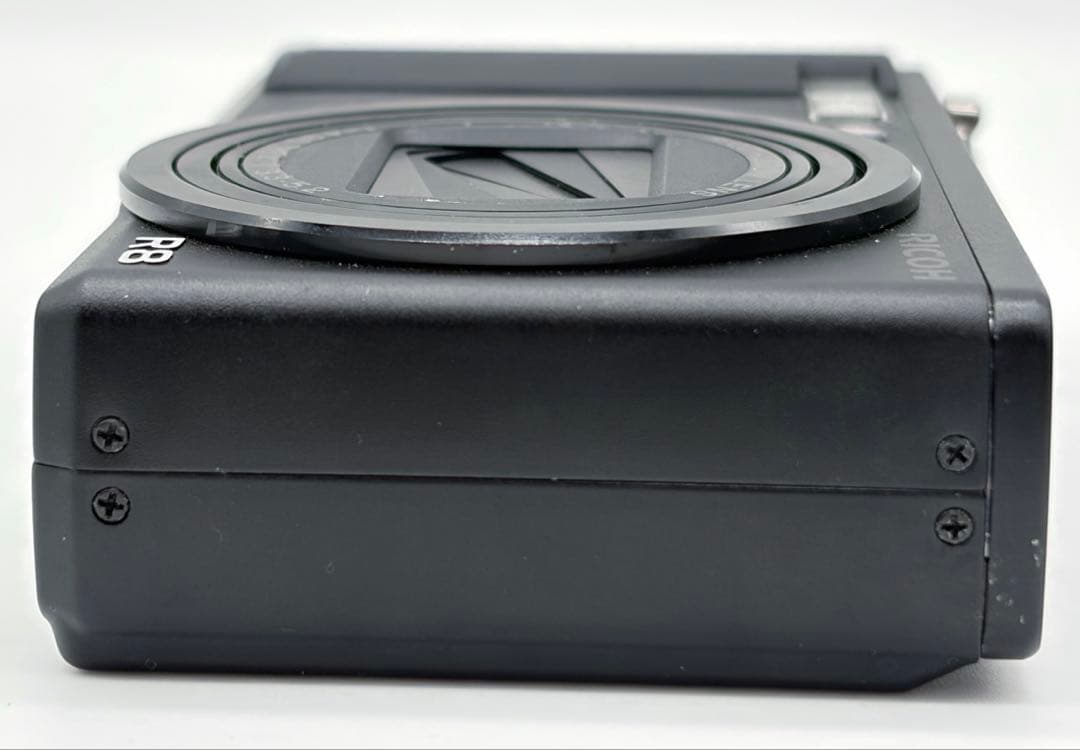 訳アリ　RICOH R8 コンパクトデジタルカメラ