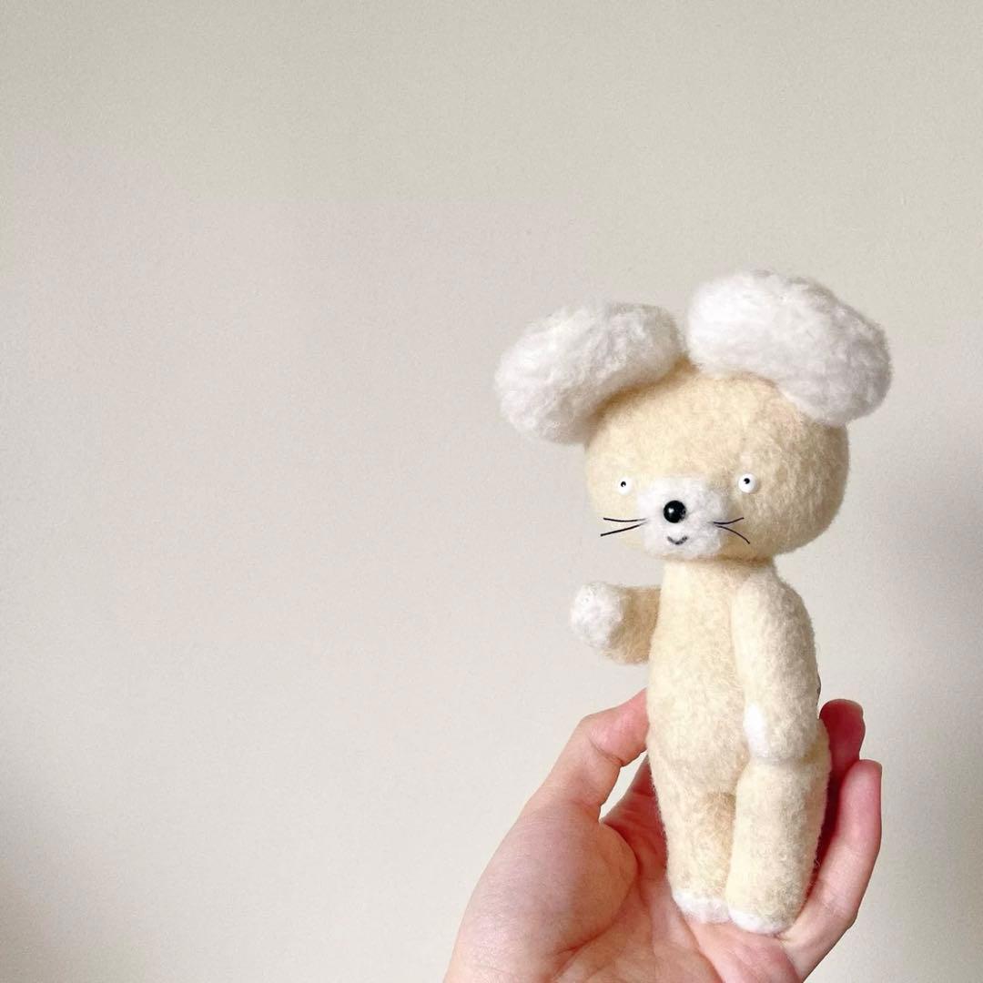 パステルカラーの仲良しちゃん うさぎ ネズミ ハンドメイド 海外作家 ぬいぐるみ