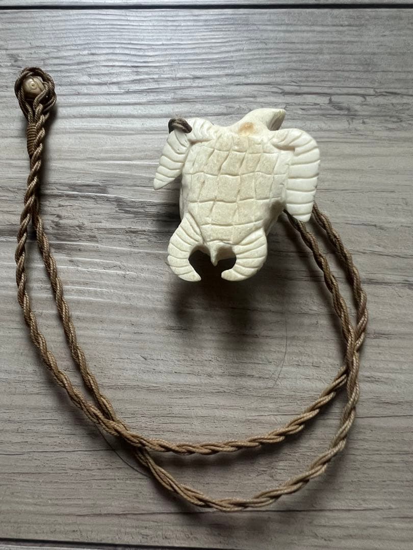 ハワイアン ハンドメイド ボーンカービング ホヌ ネックレス(ホエールボーン)