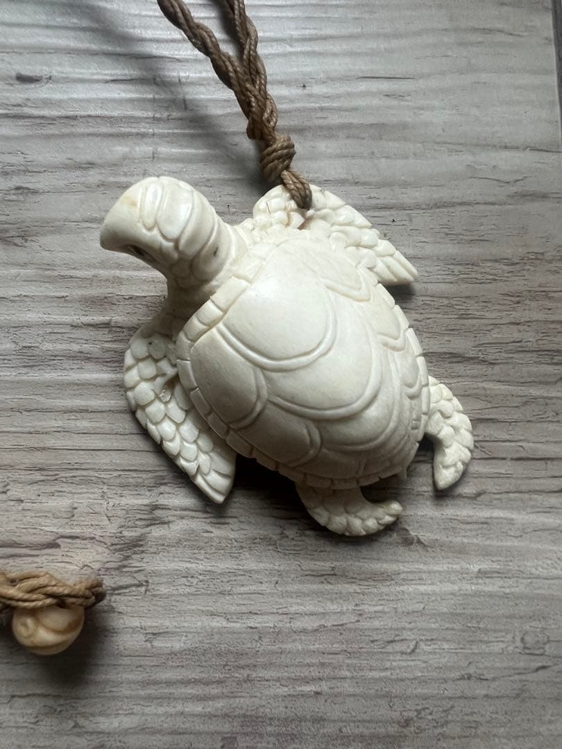 ハワイアン ハンドメイド ボーンカービング ホヌ ネックレス(ホエールボーン)