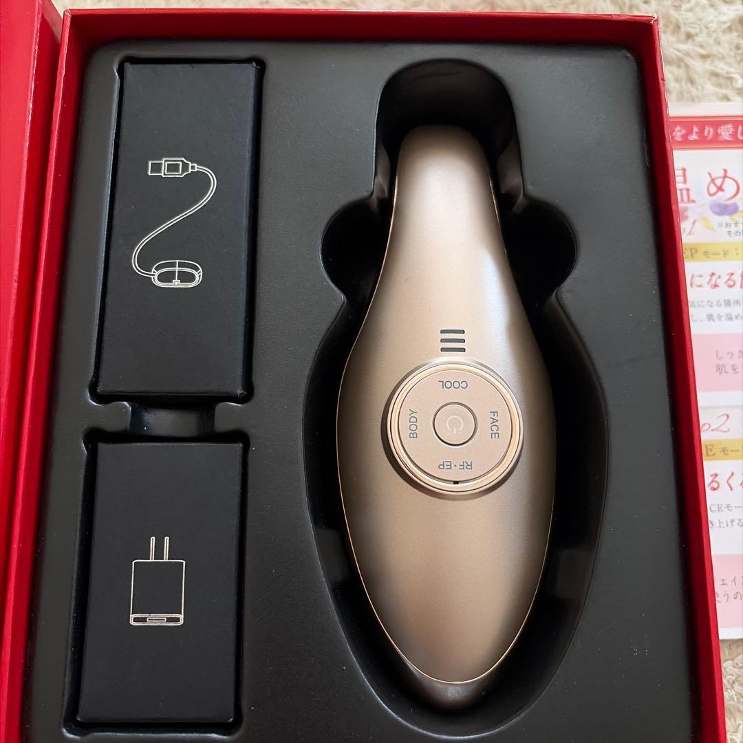 IKKOさんプロデュースÉclat ME LA BOUM 美顔器