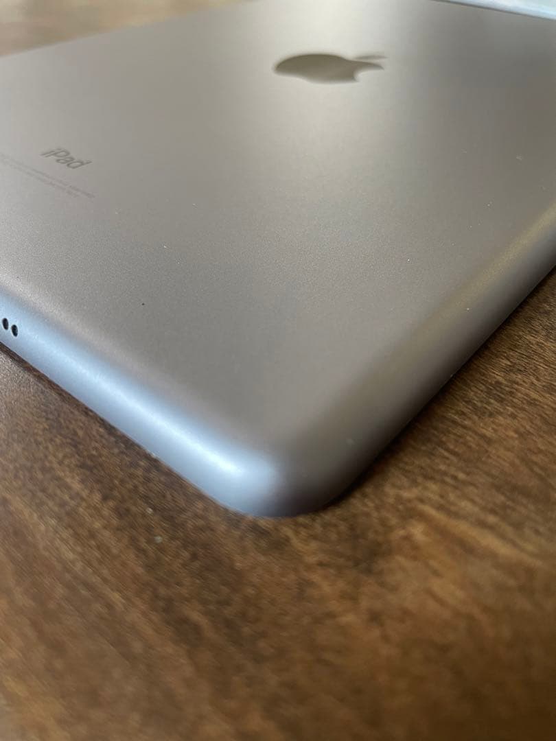 iPad 第5世代 Wi-Fi A1822 32GB スペースグレイ
