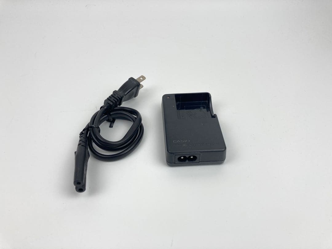 【極美品】CASIO EXILIM シルバー EX-Z100SR