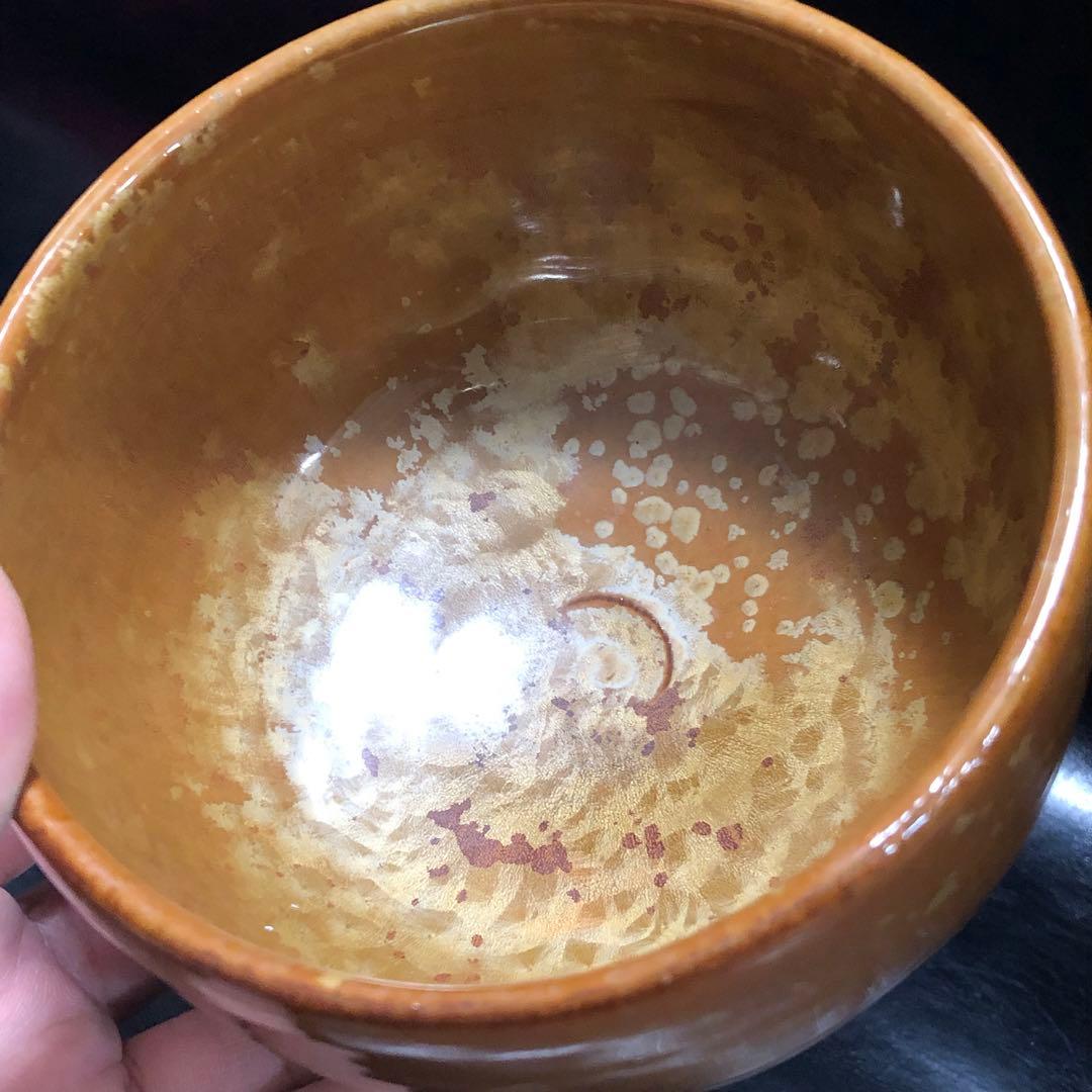 美しい古美術◆蔵の奥から謎めいた黄金に輝く美しい抹茶茶碗が出て来ました。茶道具
