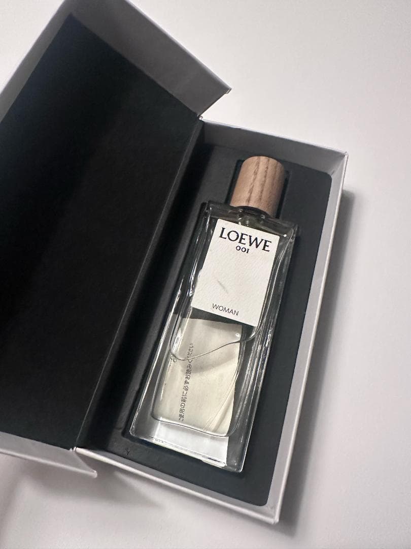 LOEWE 001 WOMAN Eau de Parfum 50ml　ロエベ香水