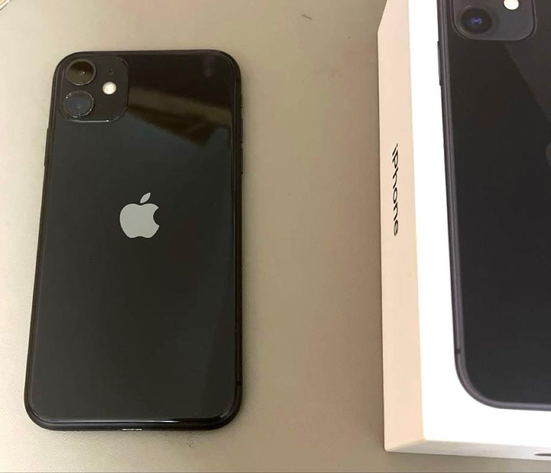 Apple iPhone 11 64GB 本体
